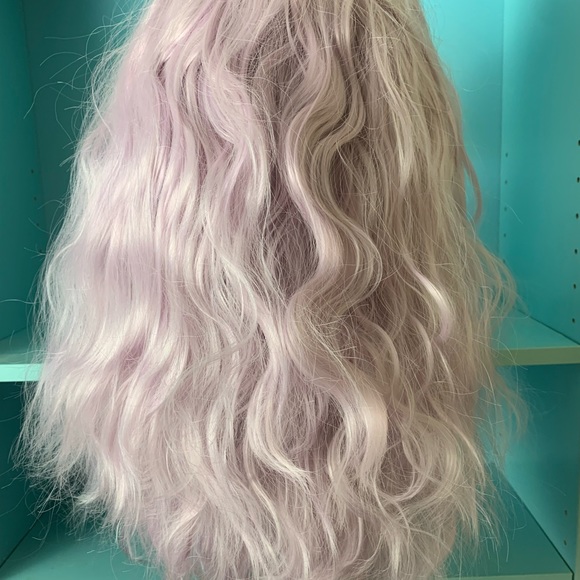 Unworn uncut lace front wig from Webster wigs in ice lavender - Picture 5 of 7